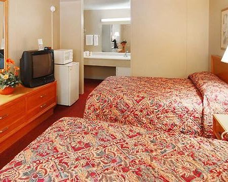 Econo Lodge University Arena 夏律第镇 客房 照片