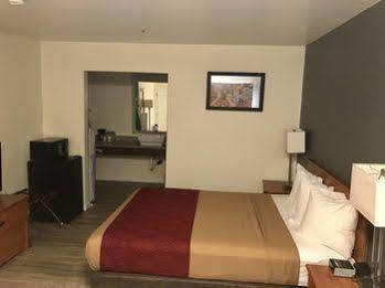 Econo Lodge University Arena 夏律第镇 外观 照片