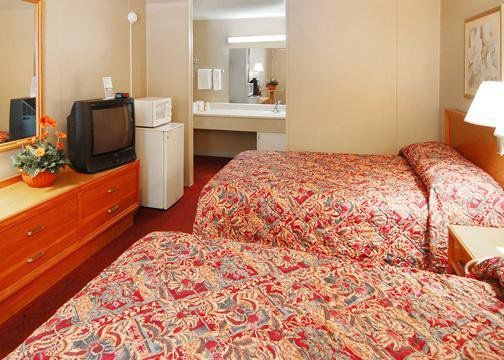 Econo Lodge University Arena 夏律第镇 客房 照片
